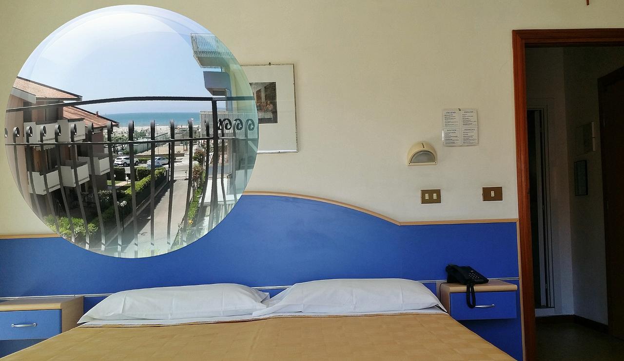 Hotel La Falena Cervia Buitenkant foto