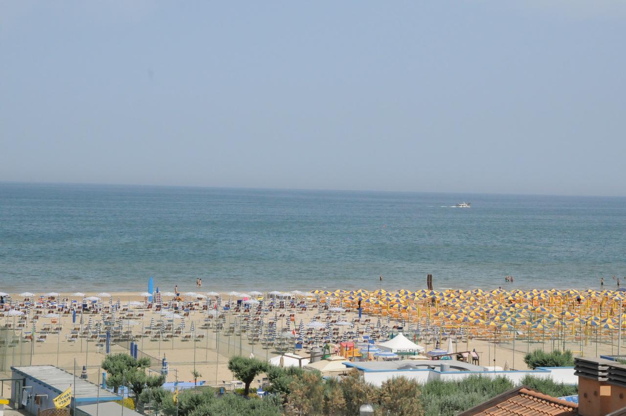 Hotel La Falena Cervia Buitenkant foto
