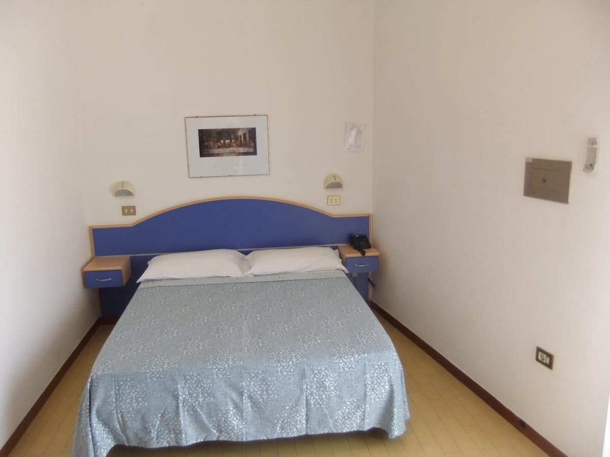 Hotel La Falena Cervia Buitenkant foto