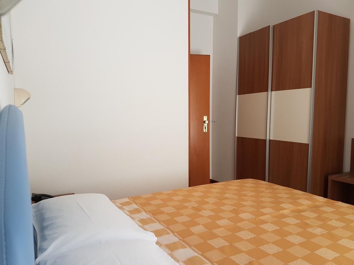 Hotel La Falena Cervia Buitenkant foto